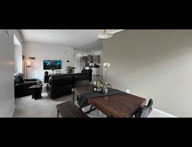 3 BEDROOM HOUSE FOR SALE IN MOOIKLOOF COUNTRY ESTATE